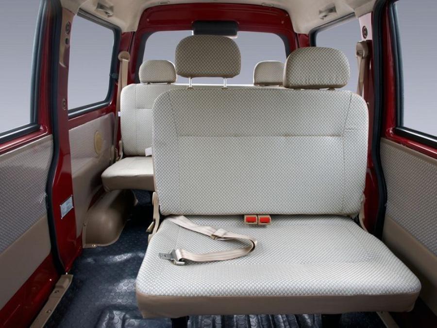 Интерьер DongFeng Mini MPV EQ6380LF (EQ6380LF) 2008 года  (фото 2 из 9)